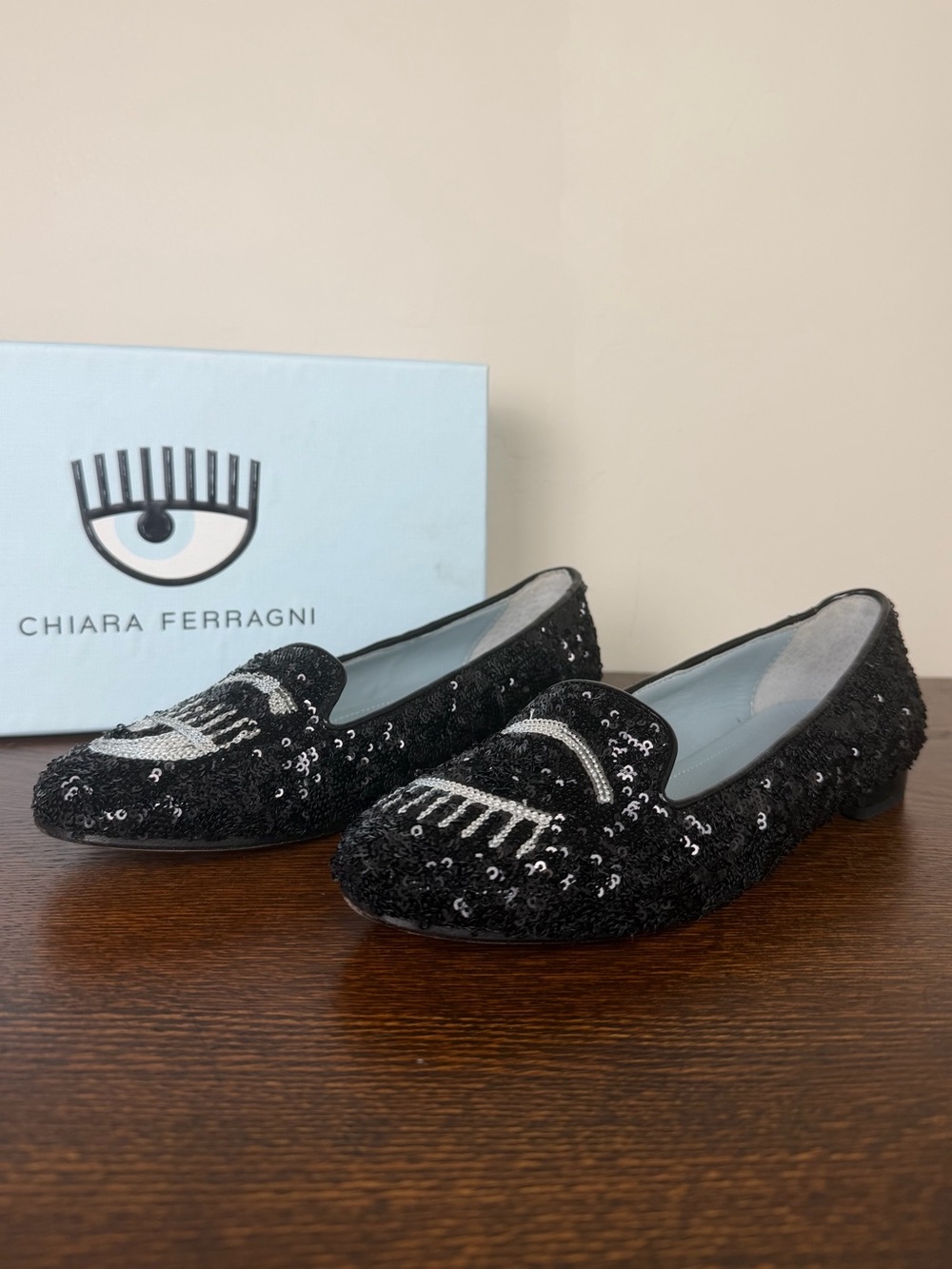 NWOT Chiara Ferragni Flirting Sequin Loafer
